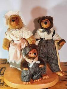 lot 290 image: Raikes Bears