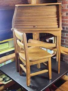 lot 302 image: Antique Oak Childs Roll Top Desk & Chair