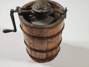 lot 313 image: Antique Salesman Sample White Mountain Ice Cream Maker