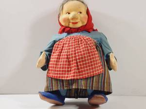 lot 318 image: Antique Norwegian Babushka Doll