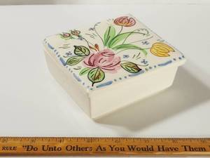 lot 325 image: Blue Ridge Hand Painted Pottery