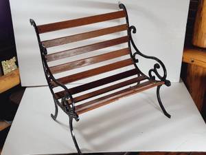lot 329 image: Toy Park Bench