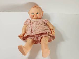 lot 334 image: Vintage Scootles Cameo Baby Doll