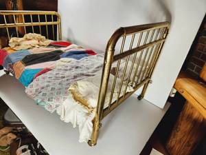 lot 341 image: Antique Brass Doll Bed & Bedding