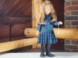 lot 401 image: Vintage Doll