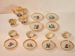 lot 455 image: 1930s Mickey Mouse Tea Set