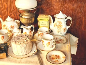 lot 416 image: Antique Doll Size Tea Set & Table