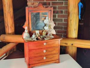 lot 469 image: Carved Dresser