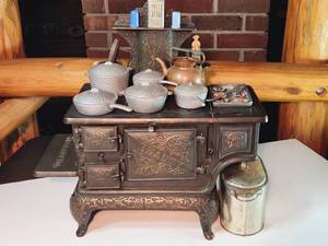 lot 475 image: Beauty Range