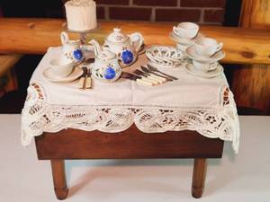 lot 477 image: Table