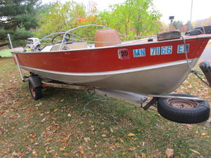 Lund 1976 fishing boat, 16ft, MN716...