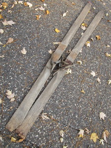 Antique wooden skis approx 70L, sh...