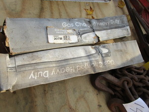 Gas shocks, NOS #20718...