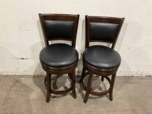 lot 202 image: Ball & Cast 24 Inch Swivel Counter Height Barstools in Cappuccino