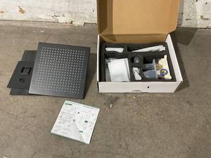 lot 32 image: 12 Inch Ceiling Mount Shower Faucet Set - Matte Black