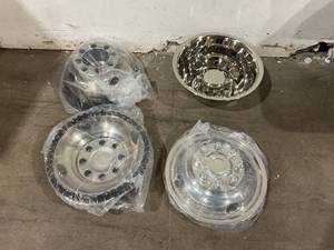 lot 340 image: VMBQRTI 16 Stainless Steel Wheel Cover Full Kit - 2 Rear & 2 Front Snap-On Polished Chrome