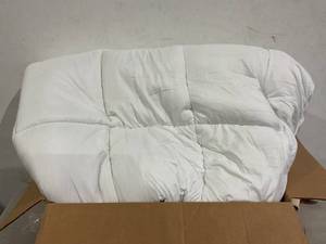 lot 354 image: Extra Thick Ultra Soft Down Alternative Queen Size White Mattress Topper
