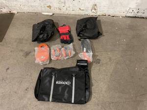 lot 45 image: BUNKER INDUST Heavy Duty Recovery Strap Kit