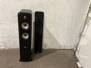 lot 47 image: Polk Audio Signature Elite ES55 Black Tower Speaker