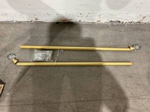 lot 285 image: Golden Decrative Single Curtain Rod 1 Inch Diameter
