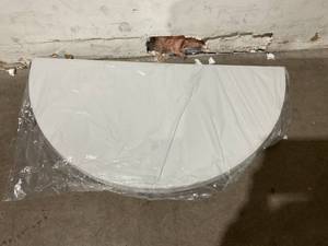 lot 68 image: Gnomiya 6ft Round White Folding Table