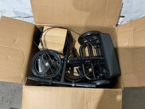 lot 69 image: WINLOVE Blue Steerable Knee Scooter