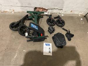 lot 73 image: WALK MATE Rollator Walker for Seniors - Green