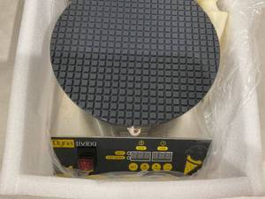 lot 148 image: Dyna-Living Commercial Waffle Cone Maker