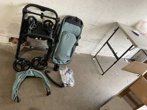 lot 78 image: Mompush Wiz 2-in-1 Convertible Baby Stroller with Bassinet Mode - Sage