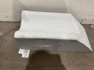 lot 413 image: Kolbs Single Leg Post SurgeryInjury Elevation Pillow