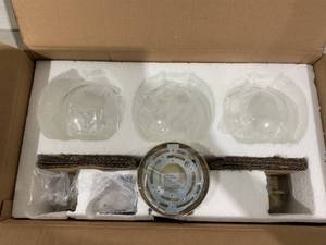 lot 160 image: Lanmate 3-Light Black and Gold Bathroom Light Fixture