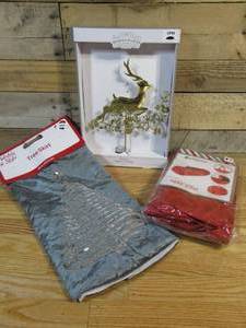 lot 39 image: Christmas Tree Skirt, Topper & Storage Bag