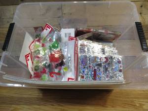 lot 56 image: Lot of Christmas Novelty Items