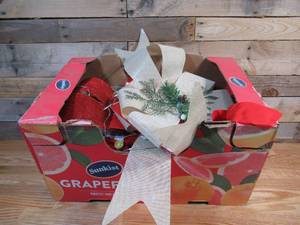 lot 62 image: Lot of Christmas Bows