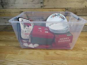 lot 65 image: Lot of Christmas Items