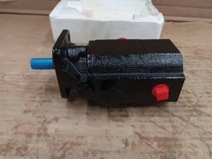 lot 44 image: HILOW GEAR PUMP - 16 GPM