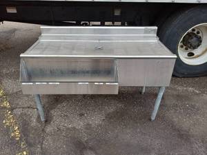 STAINLESS STEEL BAR DRAIN TABLE SINK
