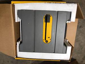 DEWALT 15 Amp Corded 8-14 in. Compact Portable Jobsite Tablesaw (Stand Not Included) Customer Returns See Pictures