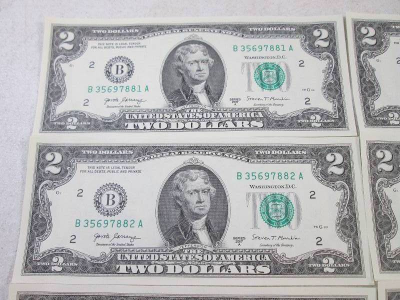 (CNTR) 6 - $2 Dollar Bills - Serial...