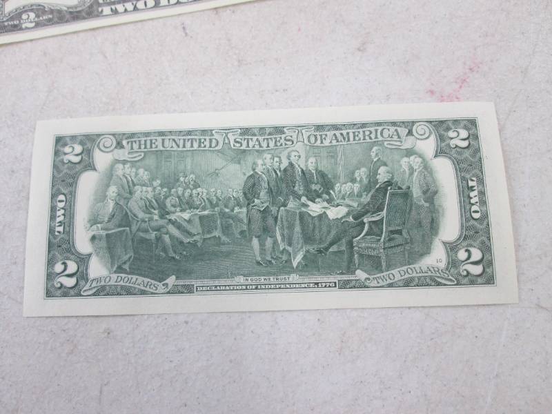 (CNTR) 6 - $2 Dollar Bills - Serial...