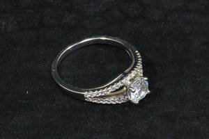 lot 22 image: Sterling Silver Ladies Ring