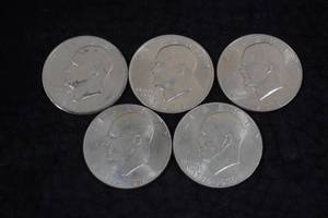 lot 38 image: 5 US Eisenhower Dollar Coins