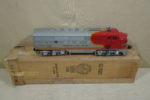 lot 41 image: Vintage Lionel O-Gauge Santa Fe Locomotive No 2353 with Original Box