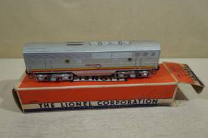 lot 43 image: Vintage Lionel O-Gauge No 2343C Sante Fe B Unit with Original Box