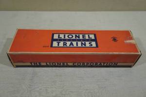 lot 44 image: Vintage Lionel O-Gauge No 2353T Sante Fe Locomotive with Original Box