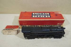 lot 47 image: Vintage Lionel O-Gauge No 681 Locomotive with Smoke Chamber in Original Box