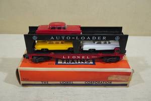 lot 50 image: Vintage Lionel O-Gauge No 6414 Automobile Car with Original Box