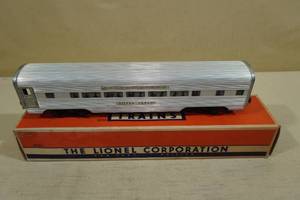 lot 52 image: Vintage Lionel O-Gauge No 2533 Illuminated Pullman Car with Original box