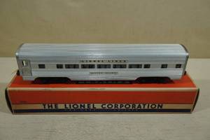 lot 56 image: Vintage Lionel O-Gauge No 2534 Illuminated Pullman Car with Original Box