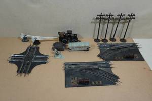 lot 62 image: Assorted Vintage Marx Tracks and Accessories